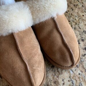 UGG SZ 8 Women’s Scuffette II Slippers , worn inside only didn’t work for me!😢